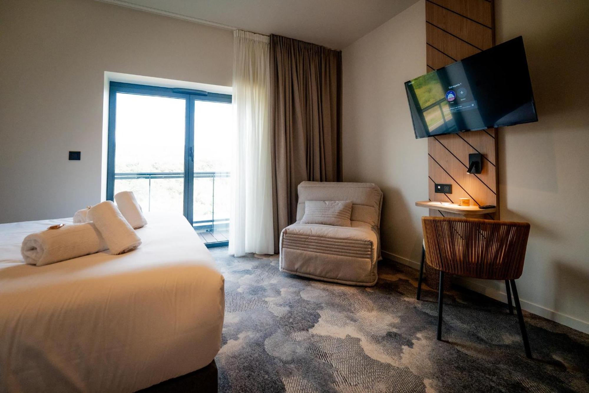 Bo Hotels Ambronay Eksteriør bilde